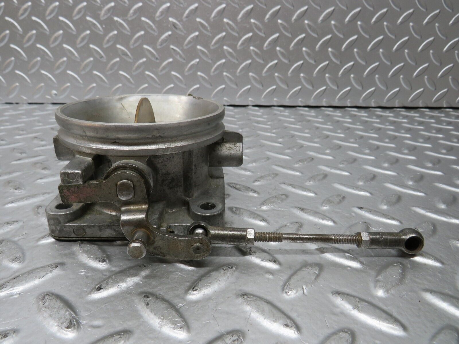 26316 Mercedes-Benz W116 450SE Throttle Body Valve