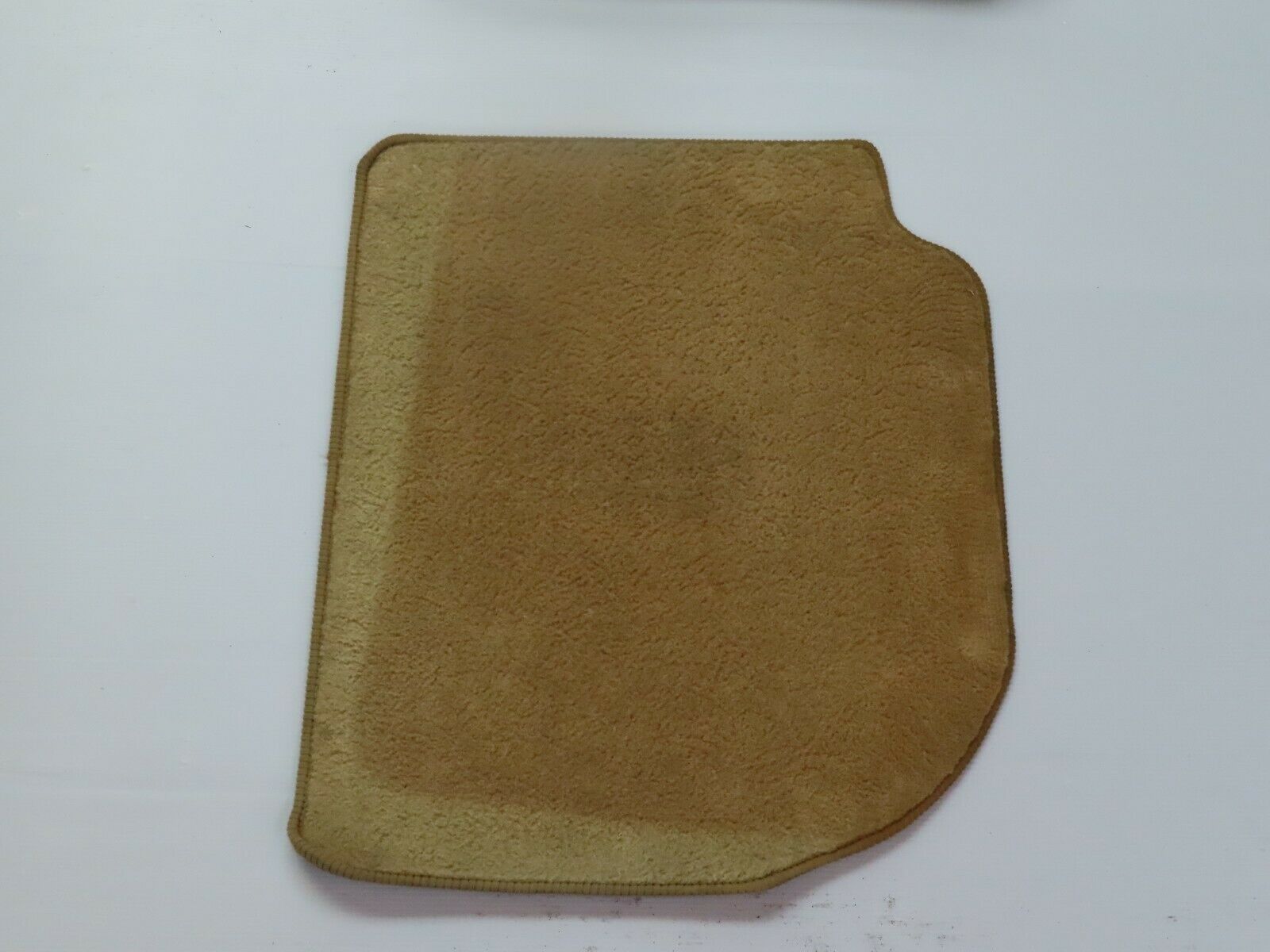 5456 Mercedes-Benz W124 230E Floor Carpet Beige