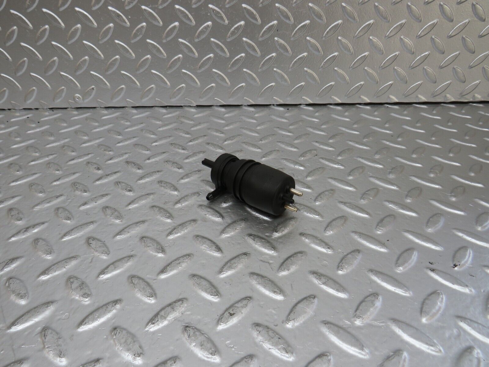 25034 Mercedes-Benz W140 S320 Windscreen Washer Pump Vdo