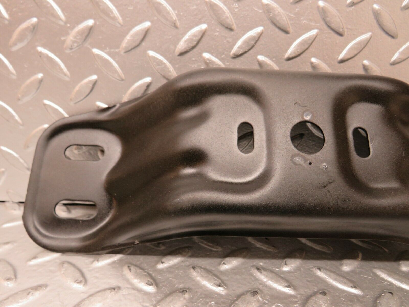 24349 Mercedes-Benz S124 220TE Wagon Gearbox Mount Bracket Holder