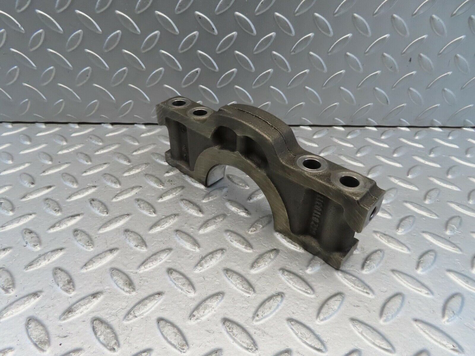 11288 Mercedes-Benz W221 S320 Crankshaft Bearing Holder Block 6420110311