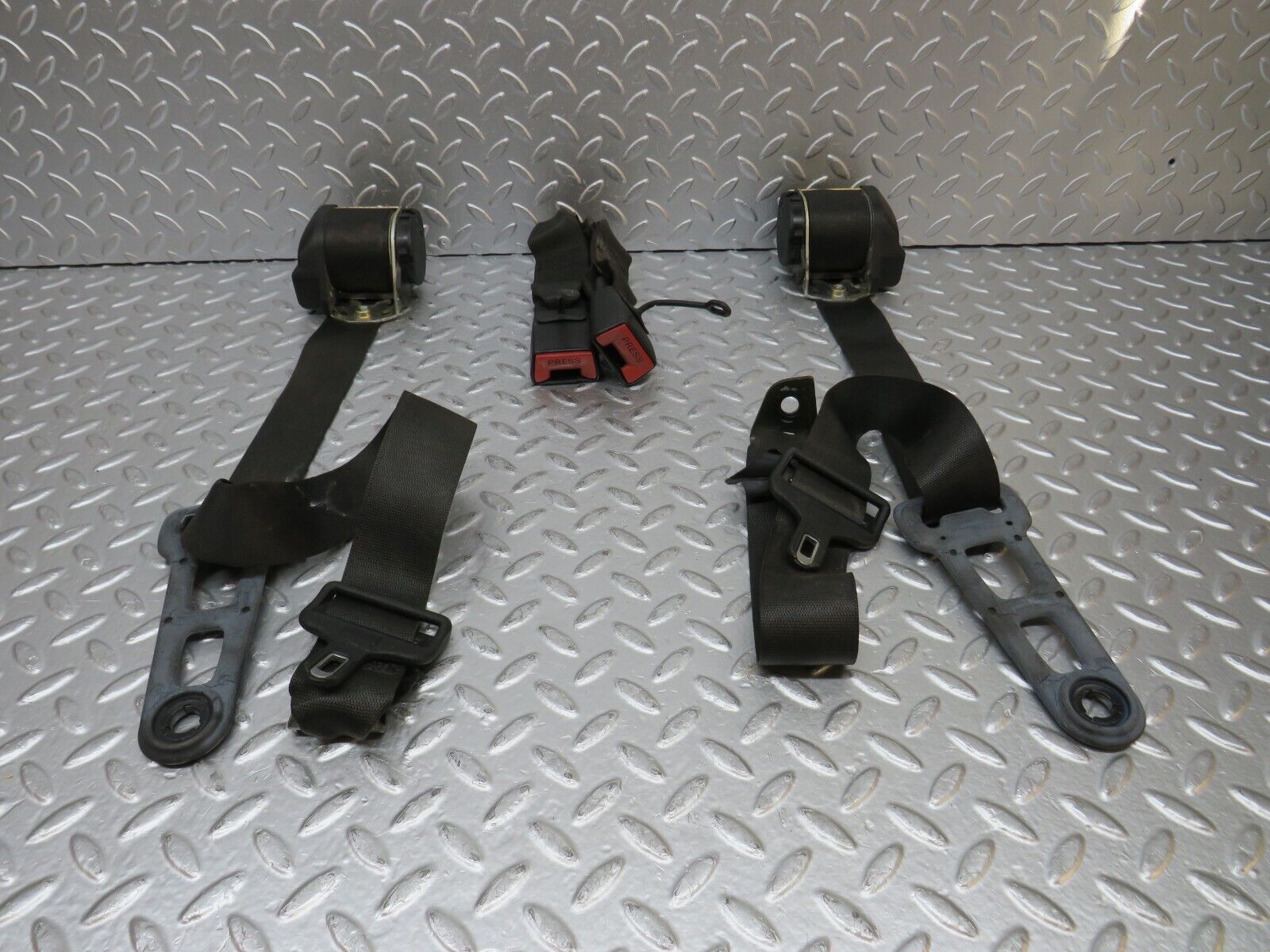 31539 Mercedes-Benz S124 220TE Third Row Seat Belt Set 1248602885 1248602785