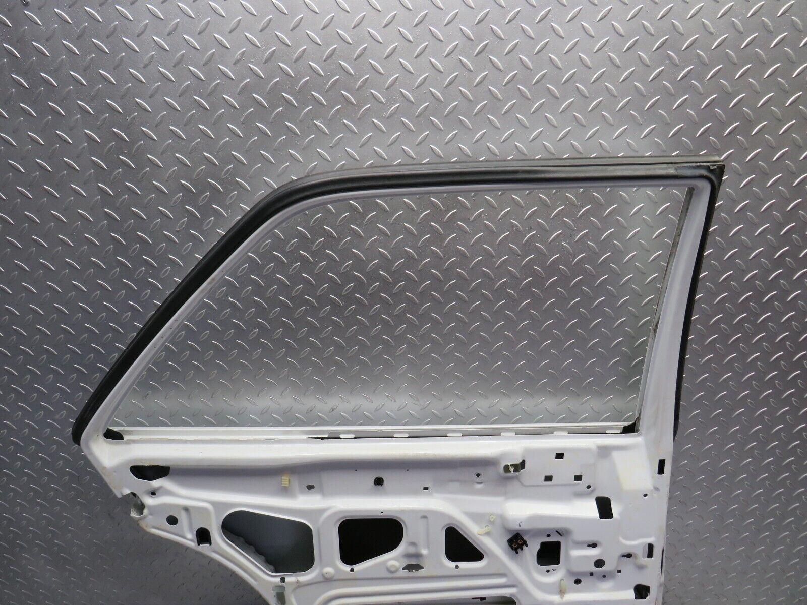 30248 Mercedes-Benz W124 230E Rear Left Door