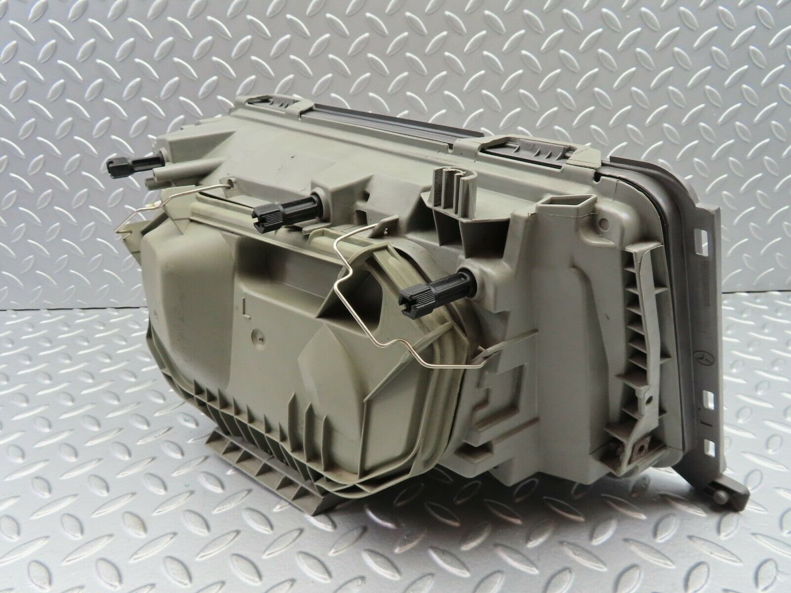 6685 Mercedes-Benz S124 E220 Wagon Headlight Bosch Left Side 1305544186