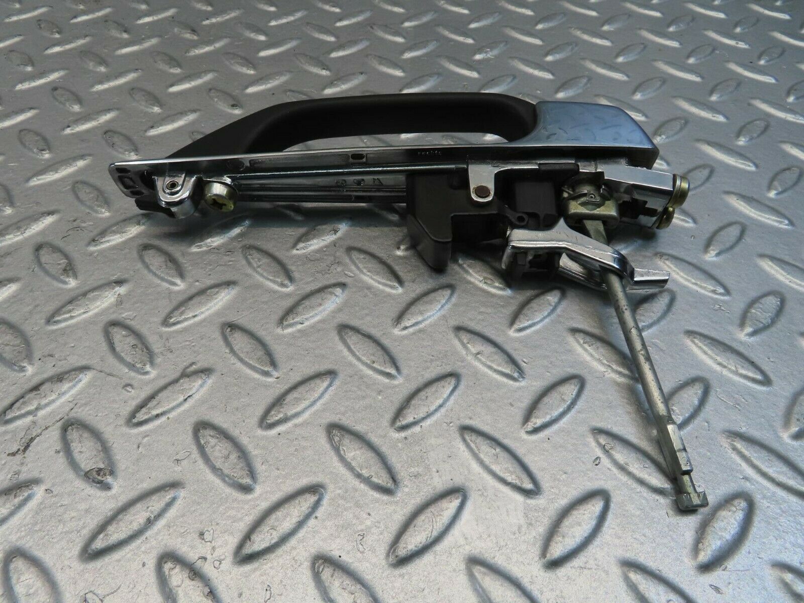 11413 Mercedes-Benz C123 230CE Coupe Chrome Door Handle Front Left No Key