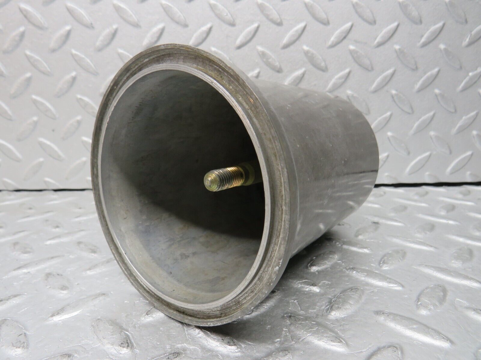 37644 Mercedes-Benz W109 300SEL Oil Filter Housing