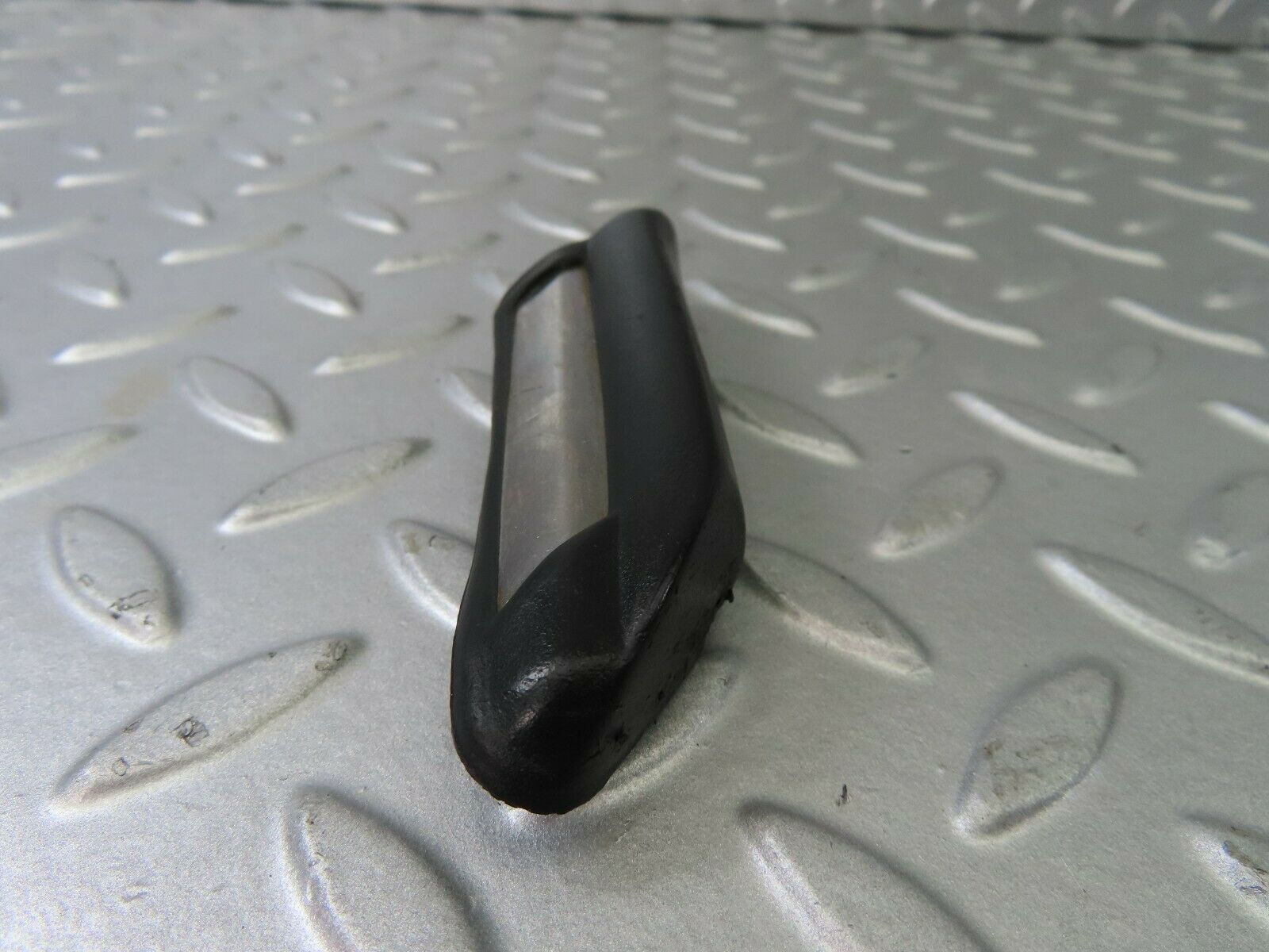 7266 Mercedes-Benz W116 450SE Rear Right Fender Wing Centre Chrome Trim