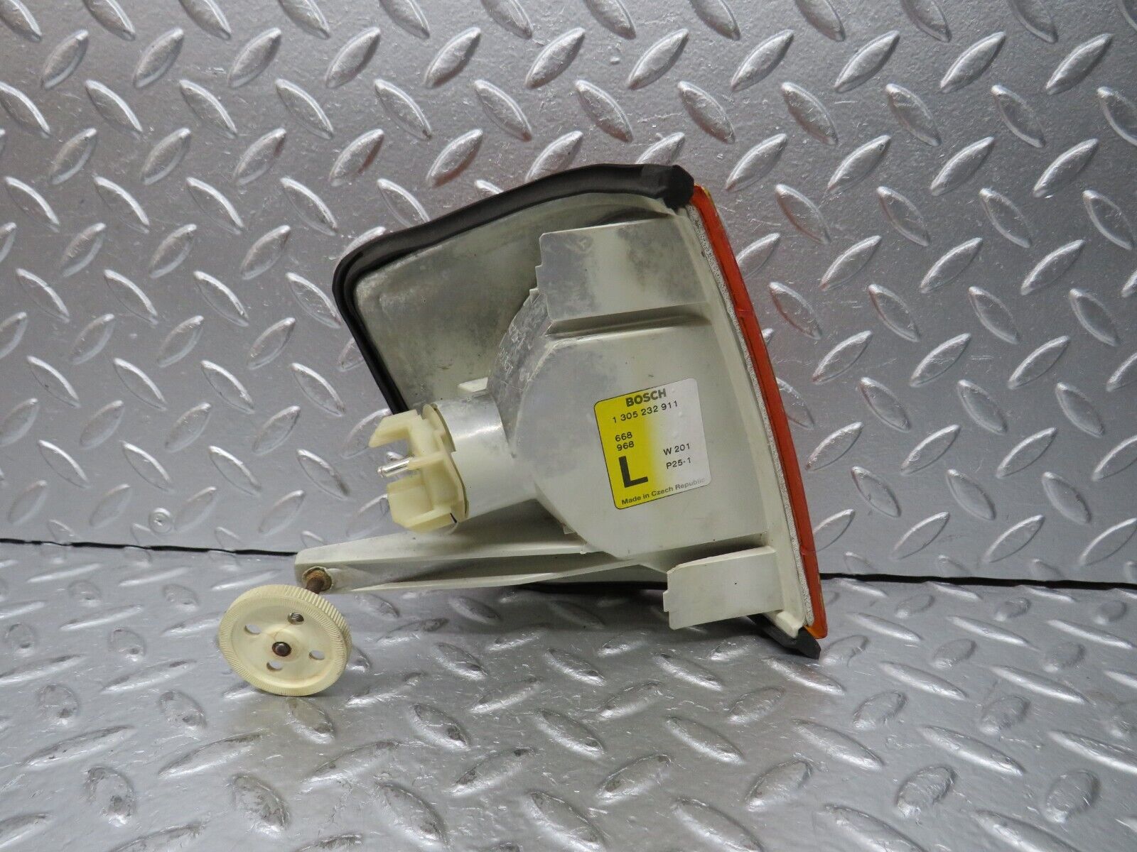 31707 Mercedes-Benz W201 190LE 1.8L Indicator Light Front Left Bosch 1305232911