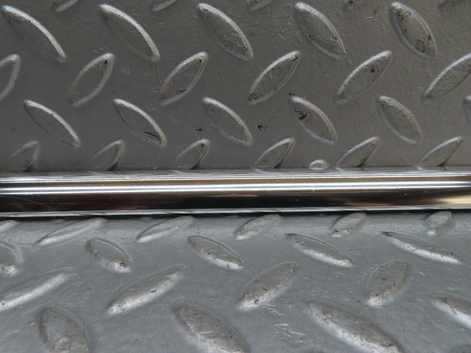 19124 Mercedes-Benz W123 300D Rear Right Door Chrome Moulding Trim