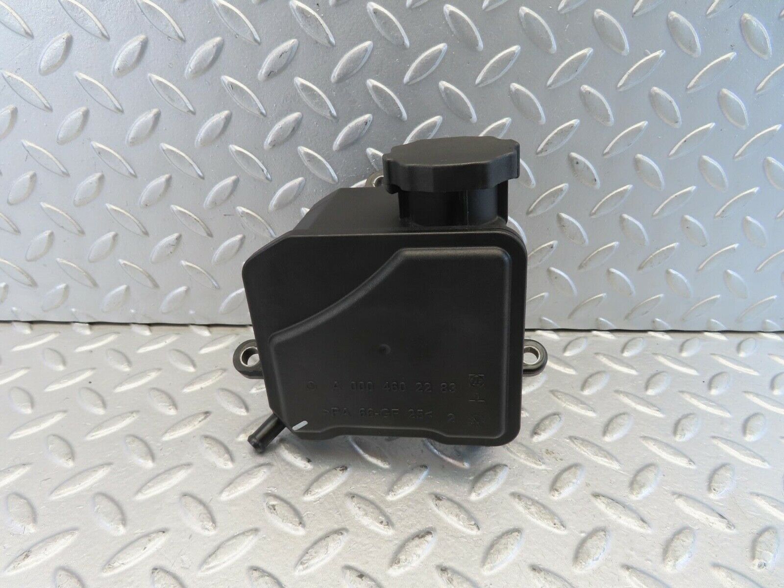 11255 Mercedes-Benz W221 S320 Power Steering Fluid Reservoir 0004602283