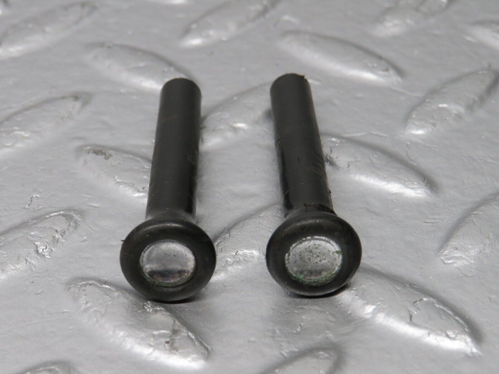 40477 Mercedes-Benz W110 230 Door Lock Knob 2x