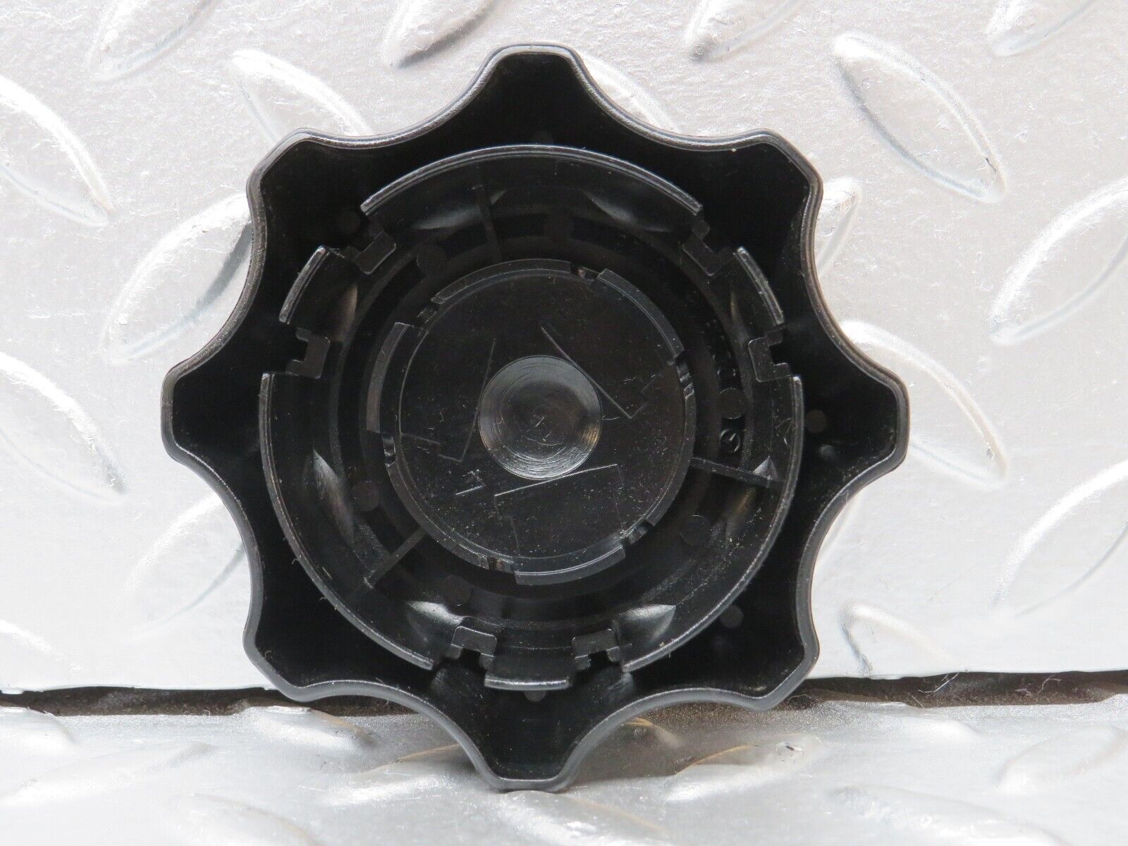 31176 Mercedes-Benz W123 230E Seat Backrest Recline Handle Knob 0009181026