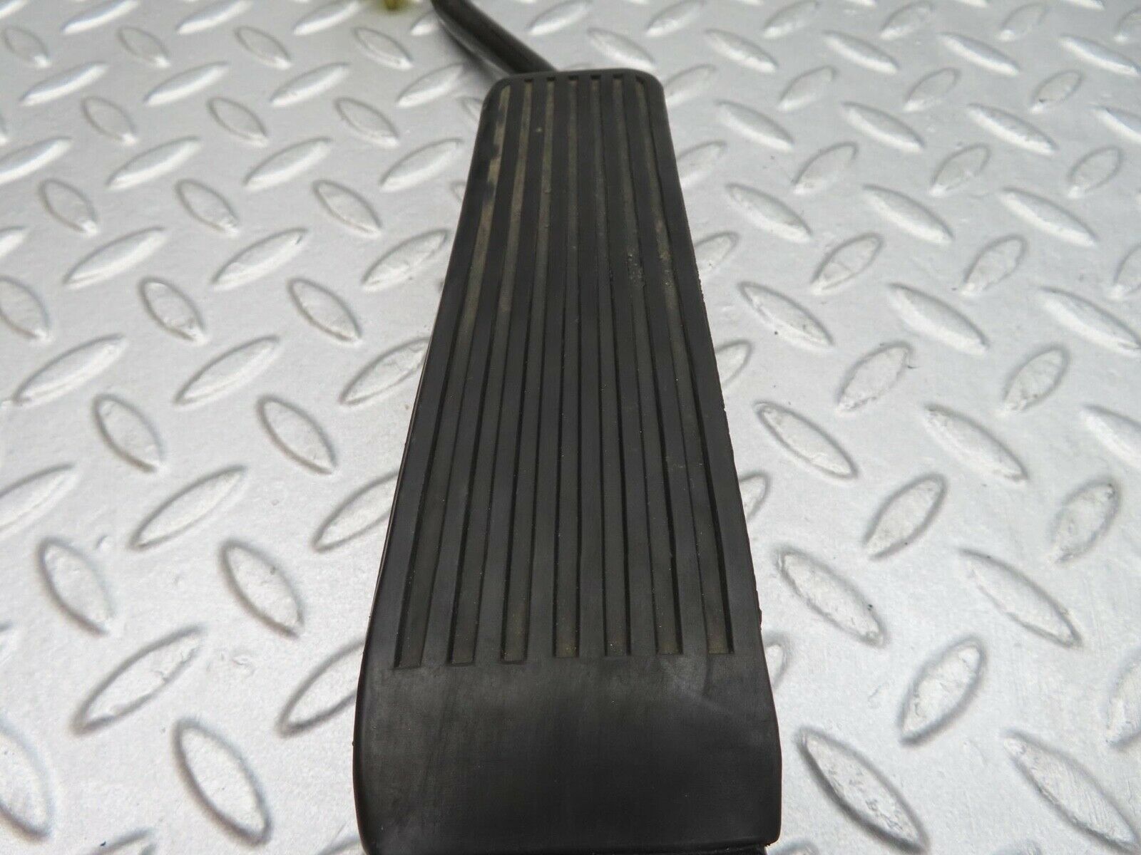 11969 Mercedes-Benz R129 300SL Coupe Accelerator Pedal With Linkage
