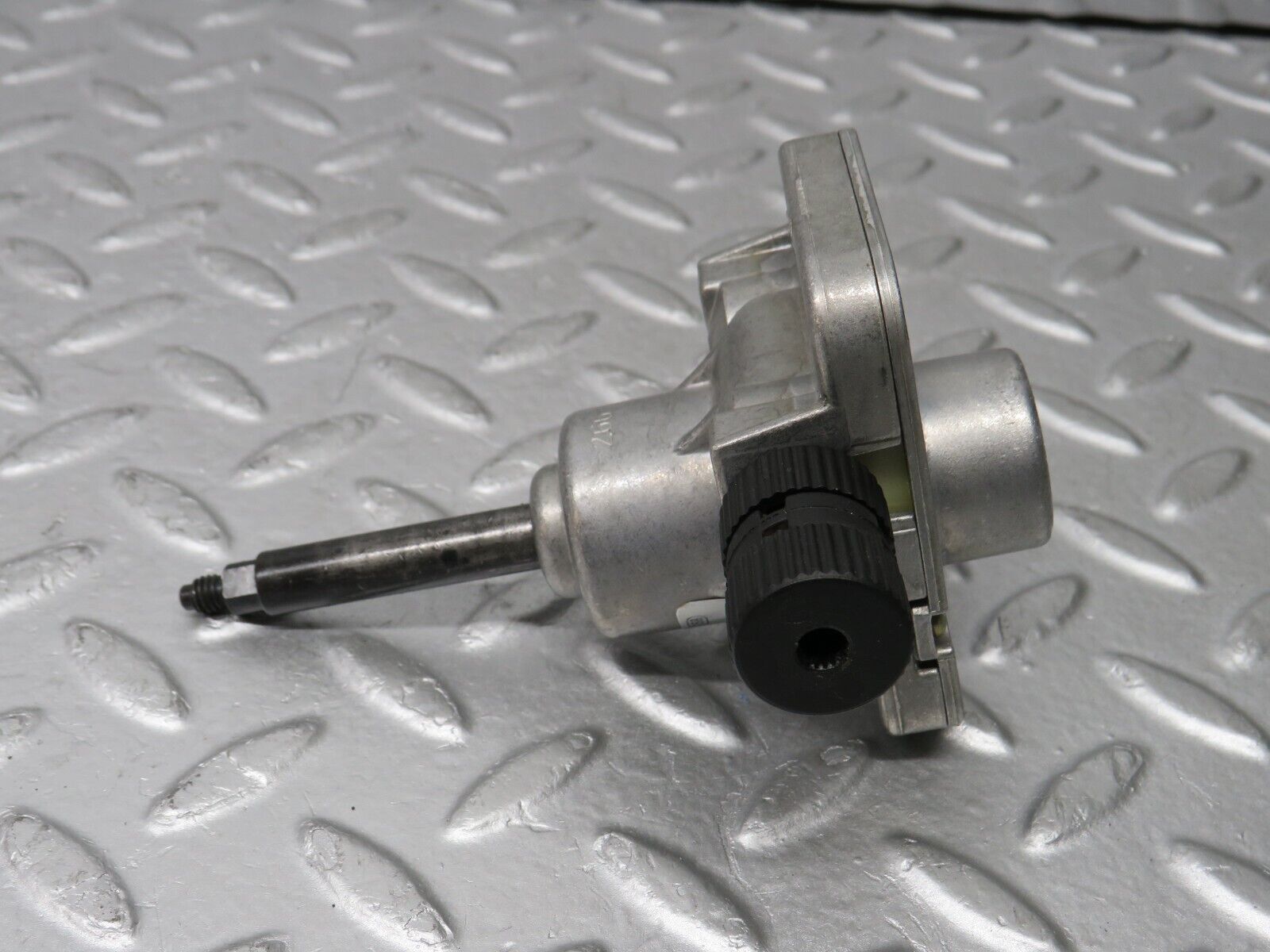 36853 Mercedes-Benz R129 300SL-24 Front Left Seat Adjustment Motor Bosch 1136201012 1298201107