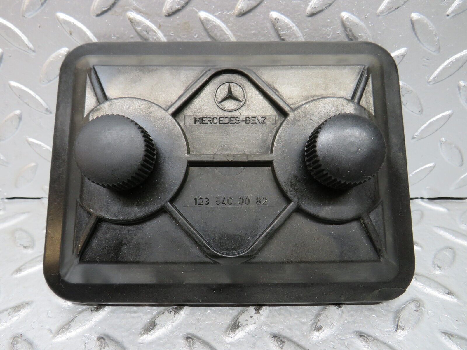 28750 Mercedes-Benz W123 230E Fuse Box Cover Lid 1235400082