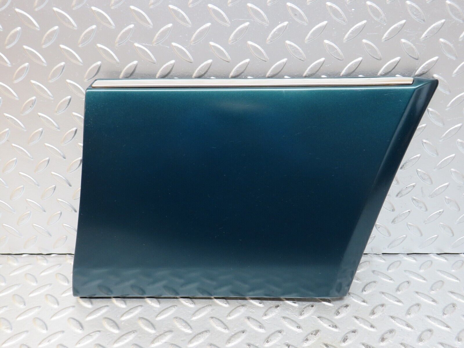 27657 Mercedes-Benz S124 300TE Front Right Fender Wing Moulding Trim 1246901440