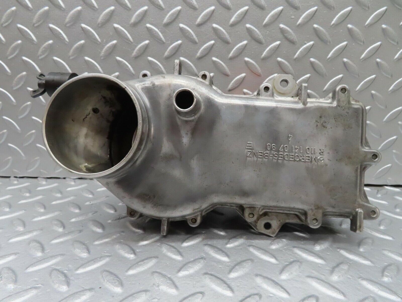 15922 Mercedes-Benz W123 280E Air Flow Mass Meter Sensor Bosch 0438120115