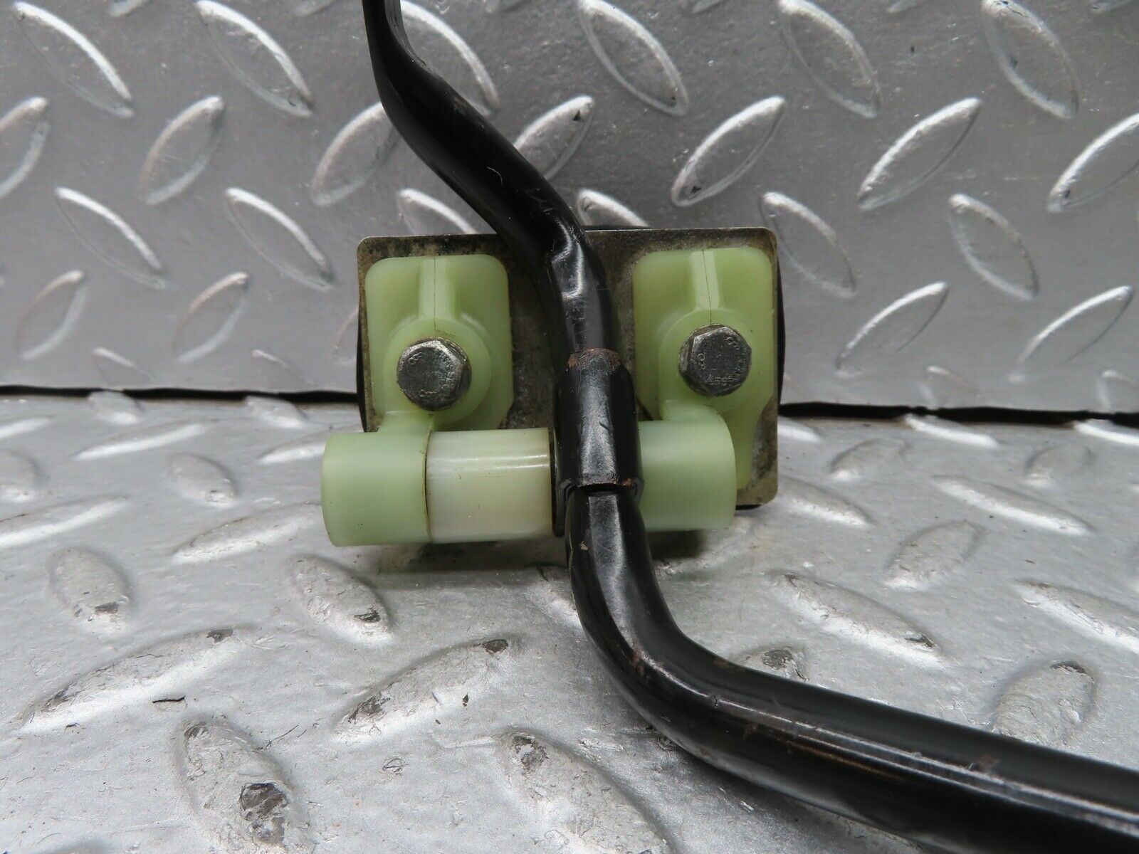 21524 Mercedes-Benz W126 300SE Accelerator Pedal Linkage