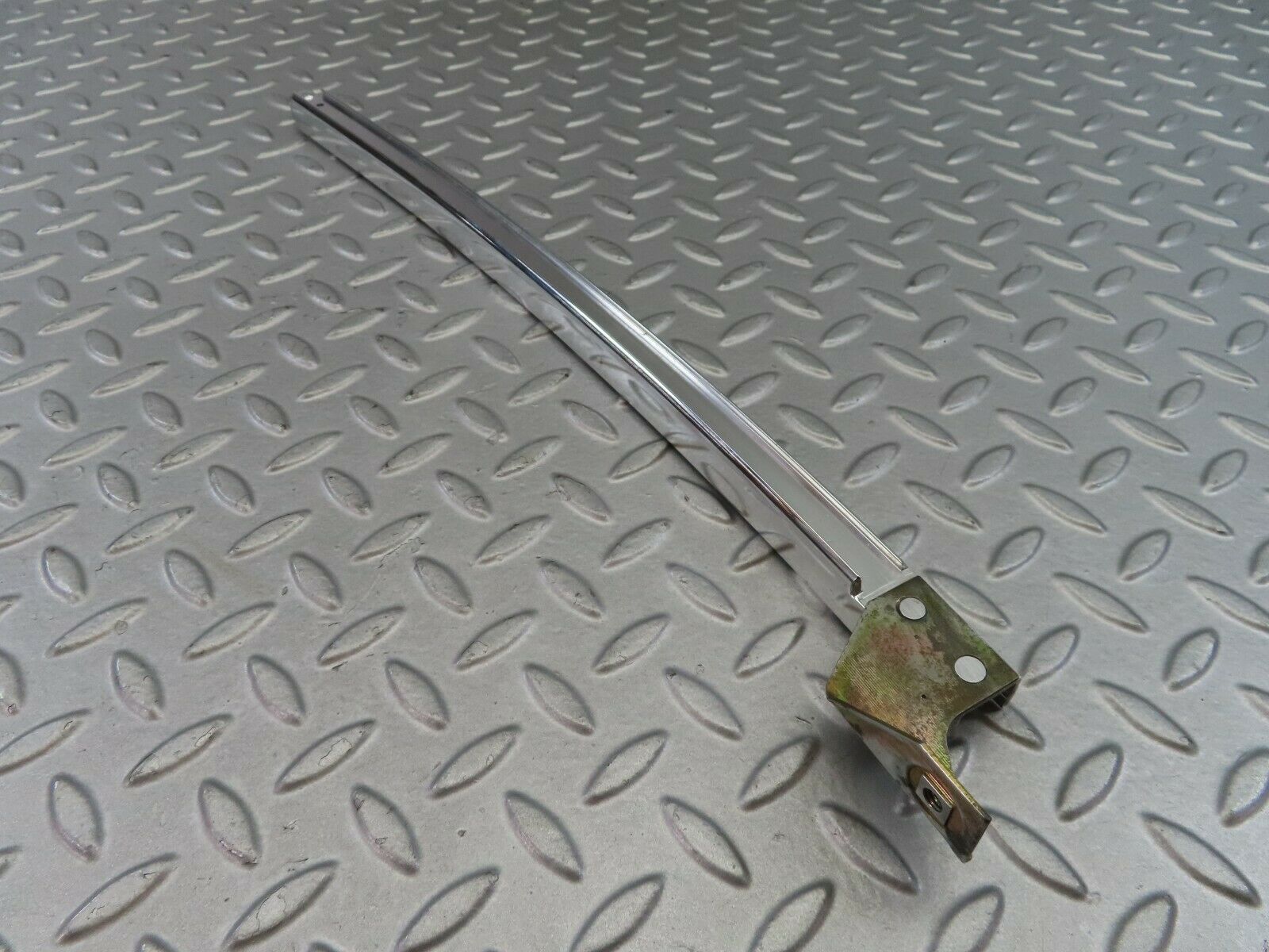 7663 Mercedes-Benz S123 230TE Wagon Rear Right Chrome Window Channel