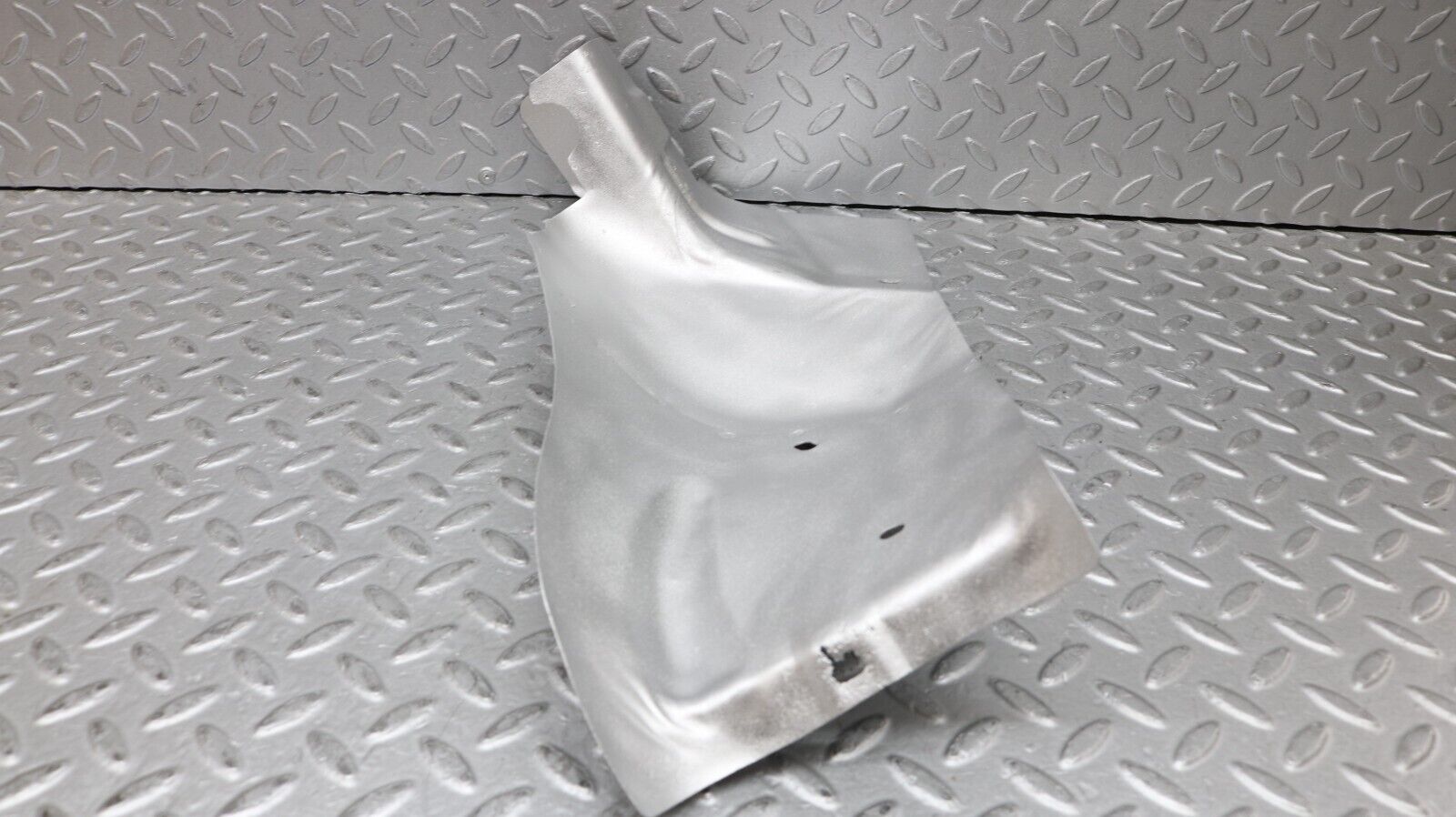 37236 Mercedes-Benz C126 420SEC Coupe Exhaust Heat Shield