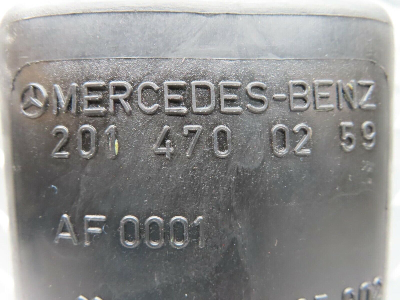 14605 Mercedes-Benz W201 190E Fuel Vapor Charcoal Filter Canister 2014700259