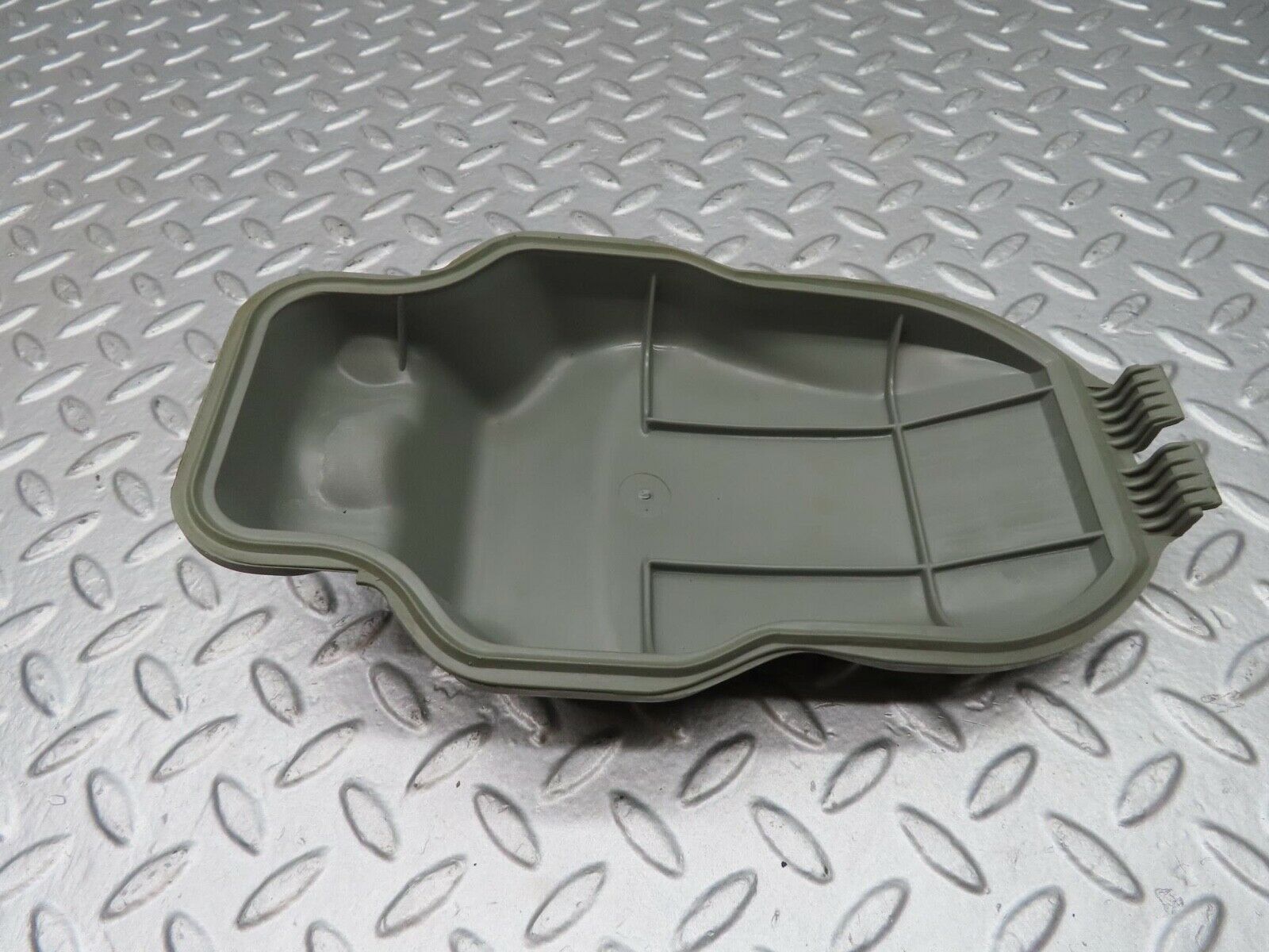 14837 Mercedes-Benz W123 Headlight Back Cover