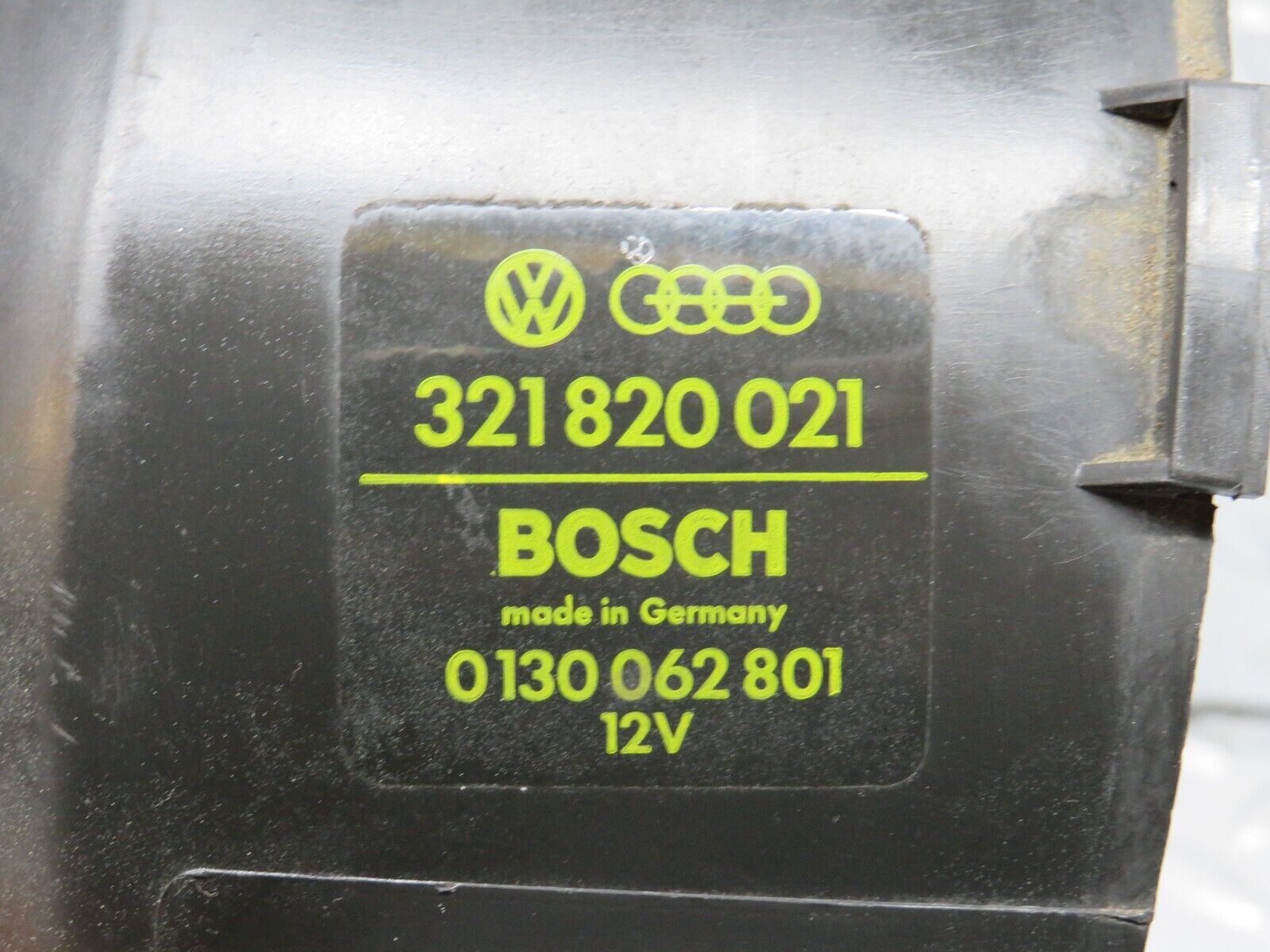 30099 Porsche 924 Heater Blower Motor Housing Bosch 0130062801 321820021