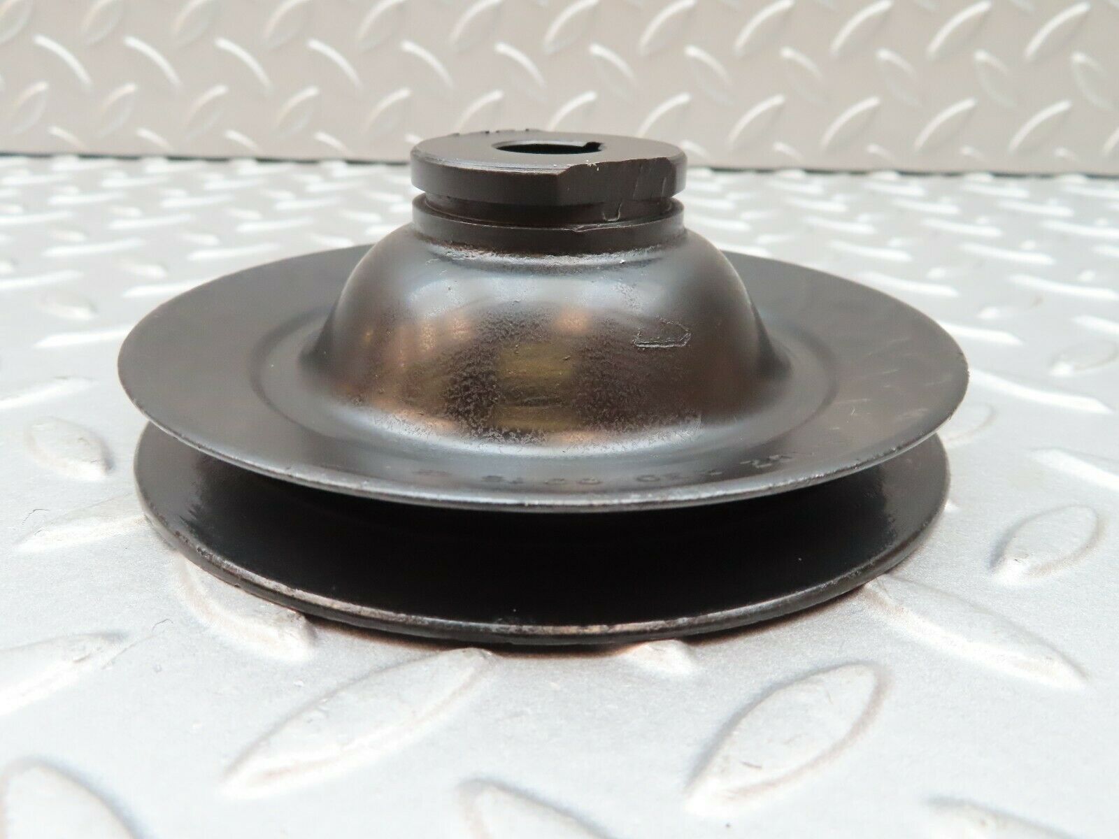 3895 Mercedes-Benz S123 200T Wagon Power Steering Pump Pulley 1022300015