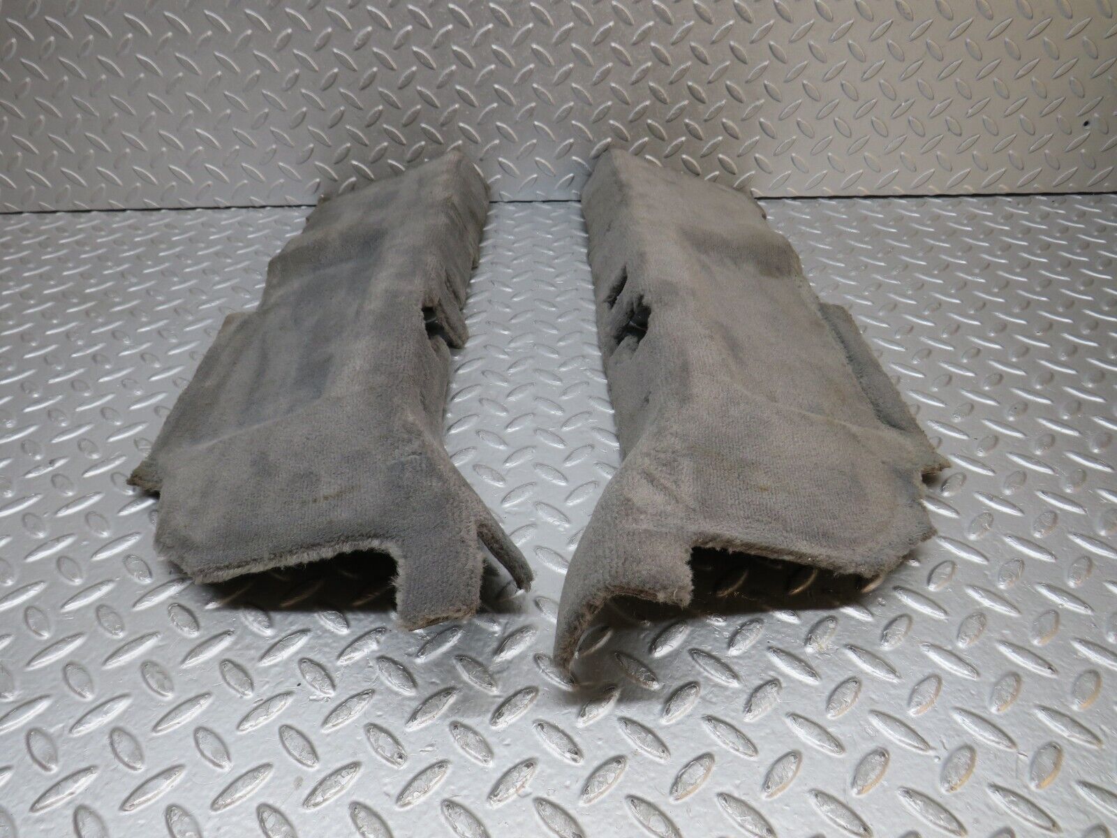 39525 Mercedes-Benz R129 320SL Coupe Rear Floor Cross Member Mat Carpet Grey