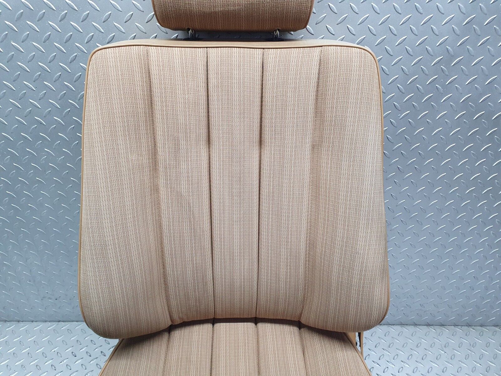 41374 Mercedes-Benz W124 200E Front Right Driver Side Seat Palomino 1249101050