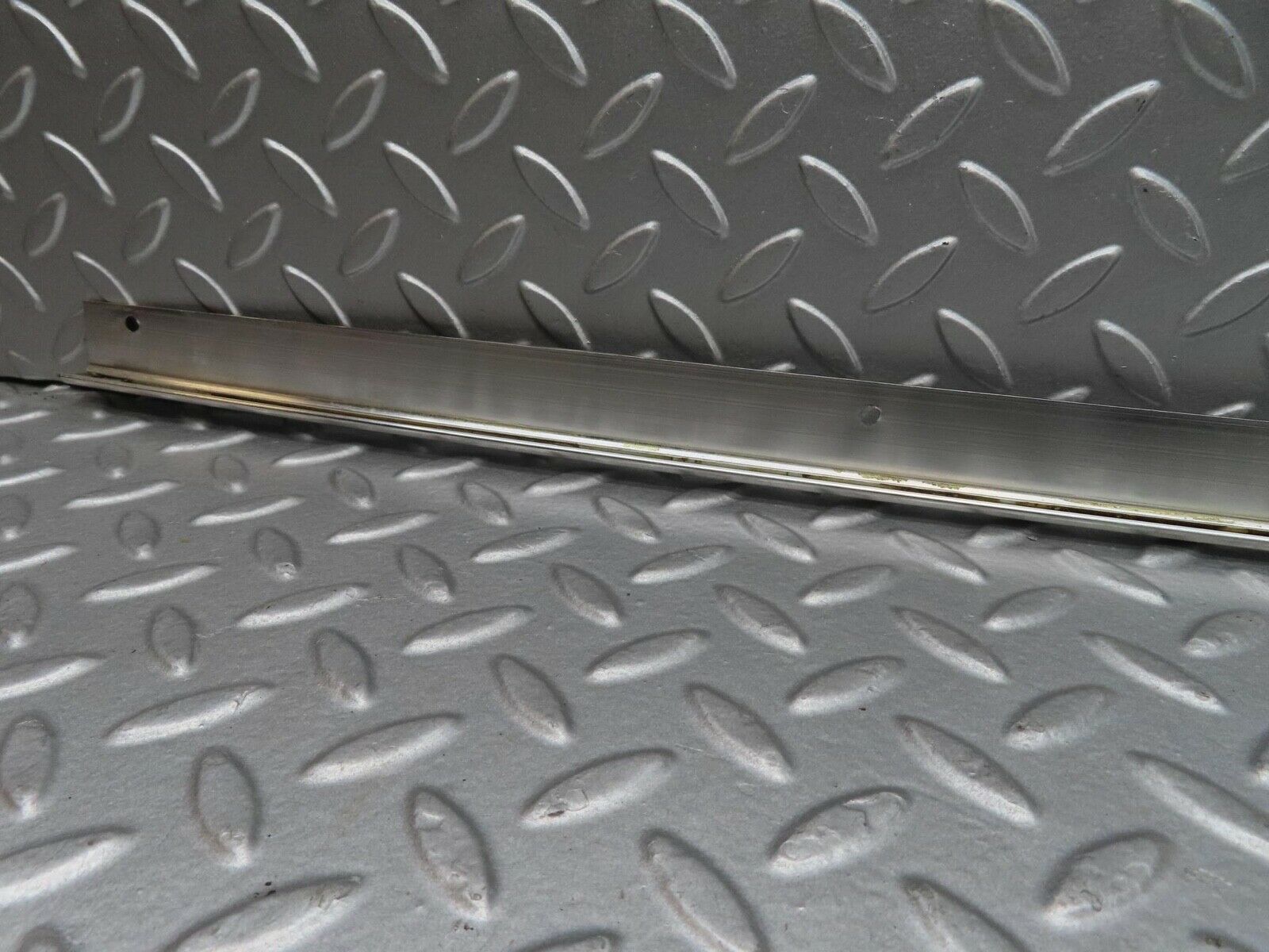 14319 Mercedes-Benz W116 350SE Roof Chrome Moulding Trim Right Side