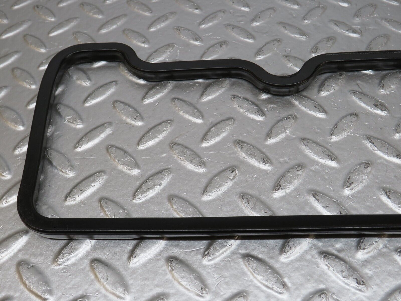 34527 Mercedes-Benz C126 380SEC Coupe Valve Cover Gasket Right