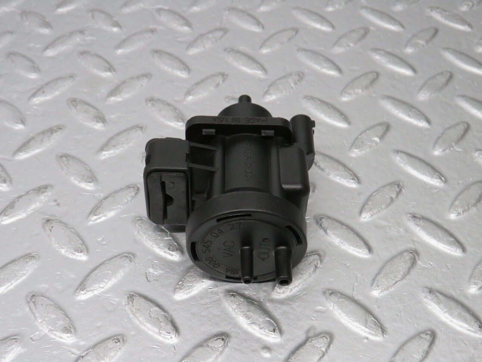 38793 Mercedes-Benz W201 190E 2.6L Vacuum Pressure Converter 0005450427