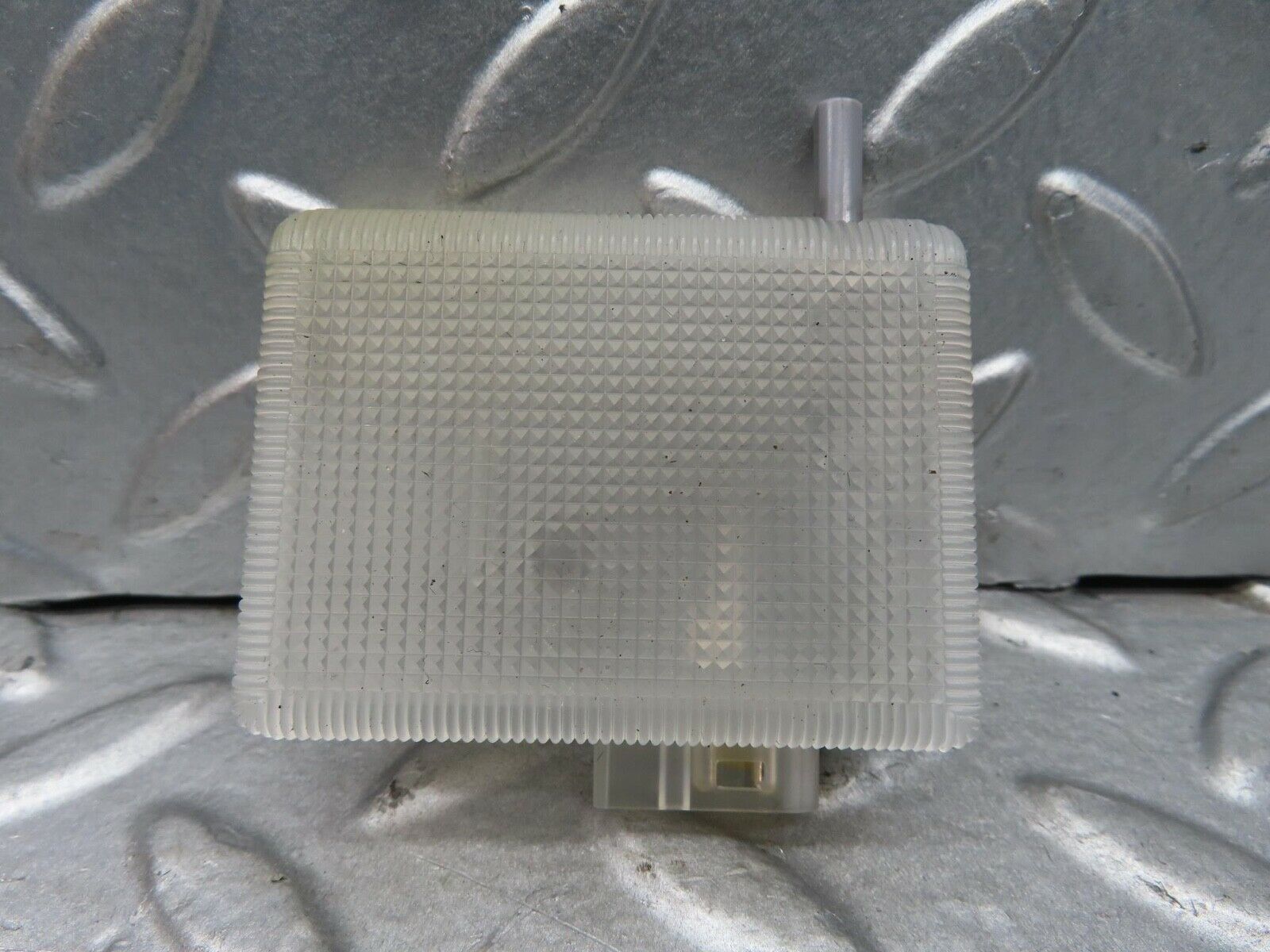 15186 Mercedes-Benz W140 S320 Glove Box Light 1408200101