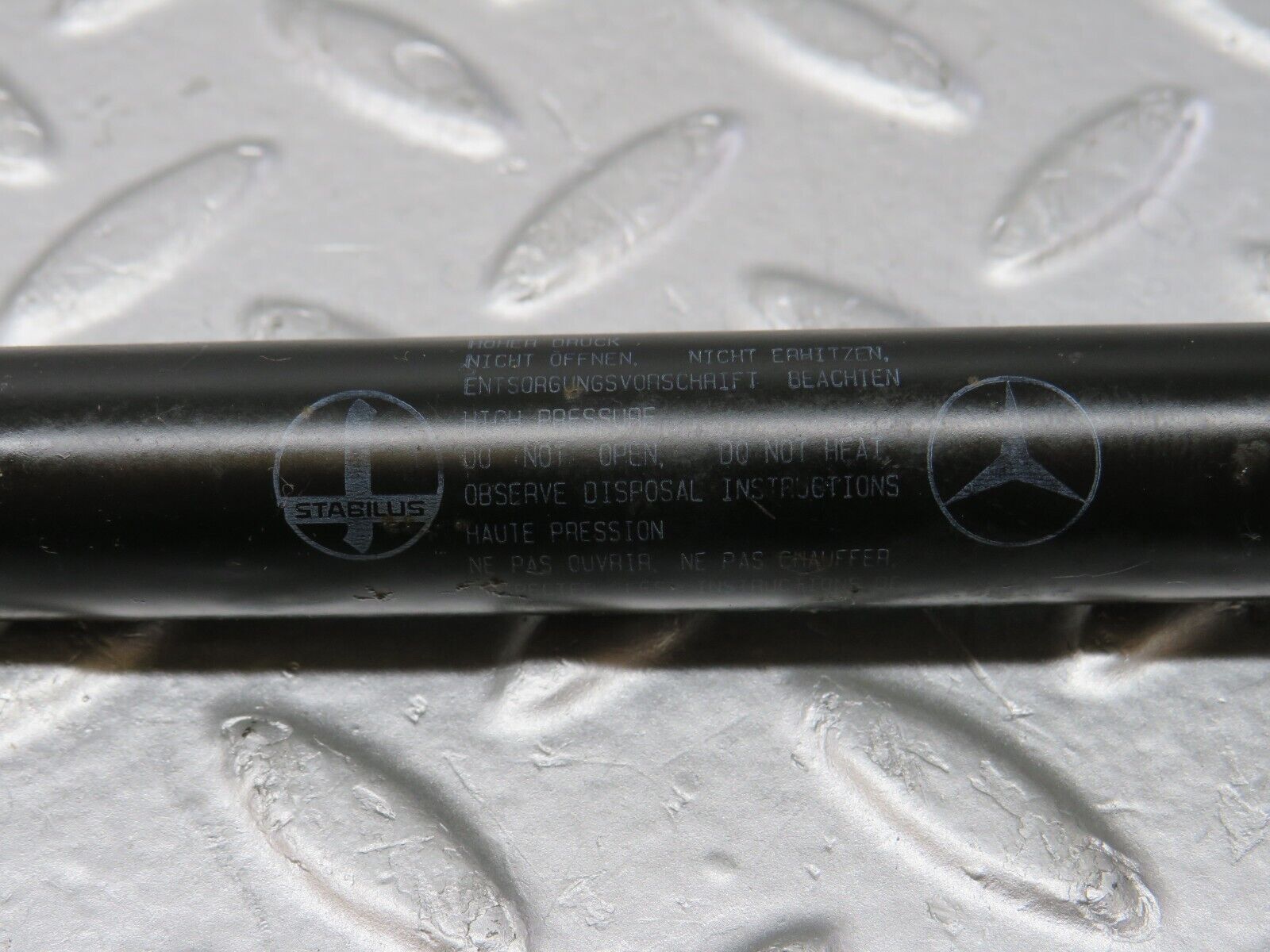 35032 Mercedes-Benz W210 320E Bonnet Gas Strut 2x 2108800429