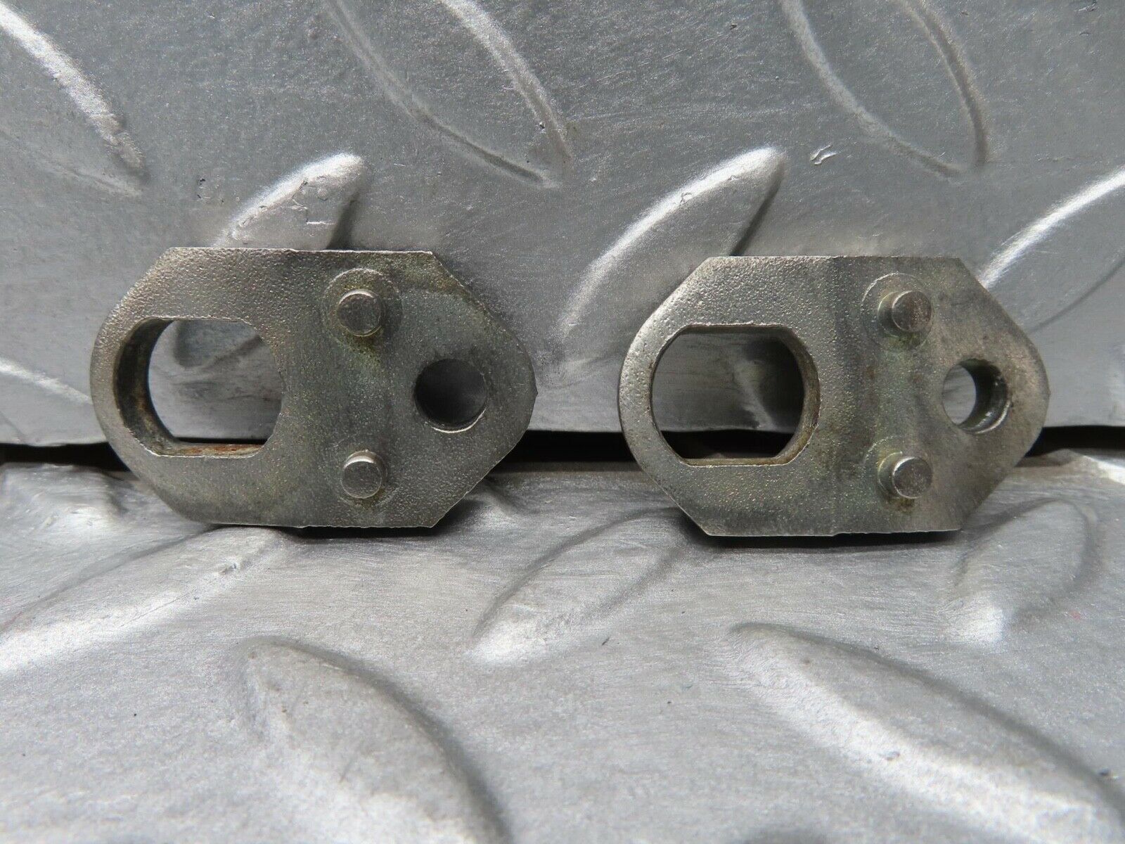 16741 Mercedes-Benz C107 380SLC Fuel Injector Bracket Pair