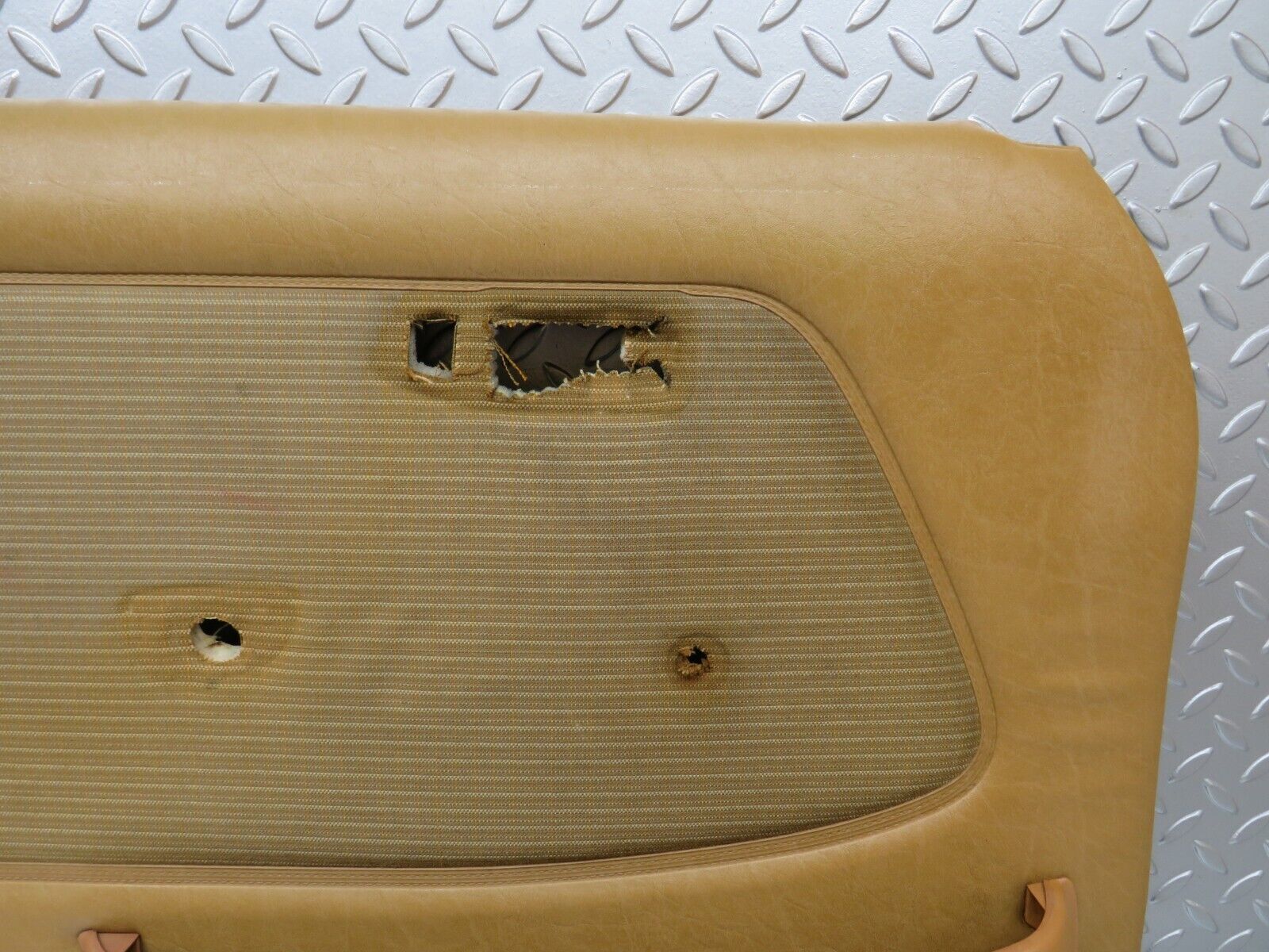 25466 Mercedes-Benz W123 200 Front Left Door Card Palomino