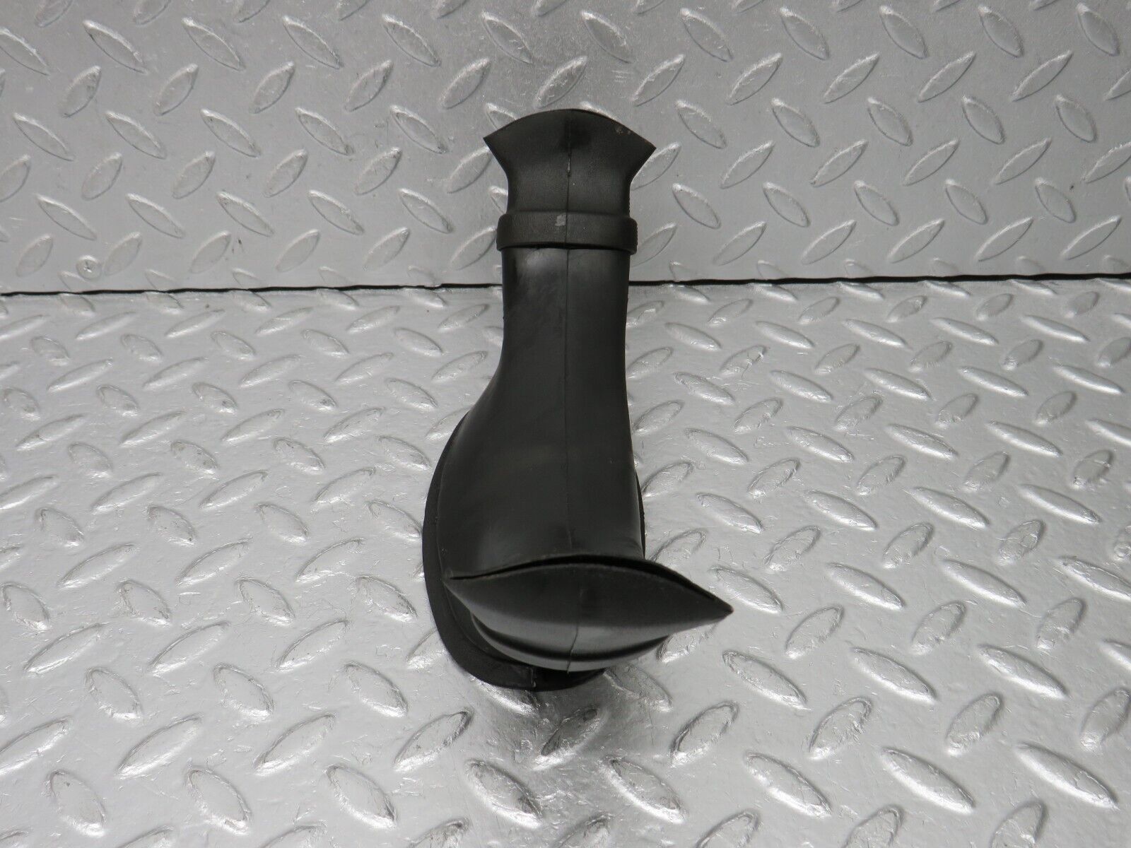 38790 Mercedes-Benz W201 190E 2.6L Heater Water Drain 2018320025