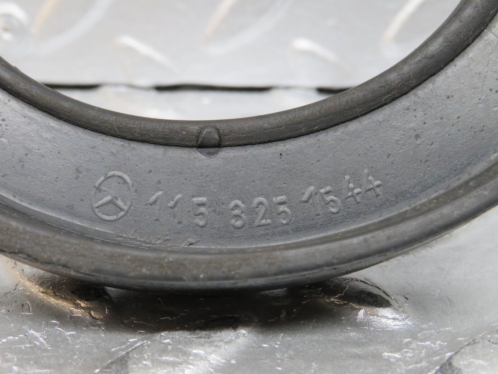 0805 Mercedes-Benz C107 350SLC Coupe Rubber Buffer Suspension Rear 1153251544