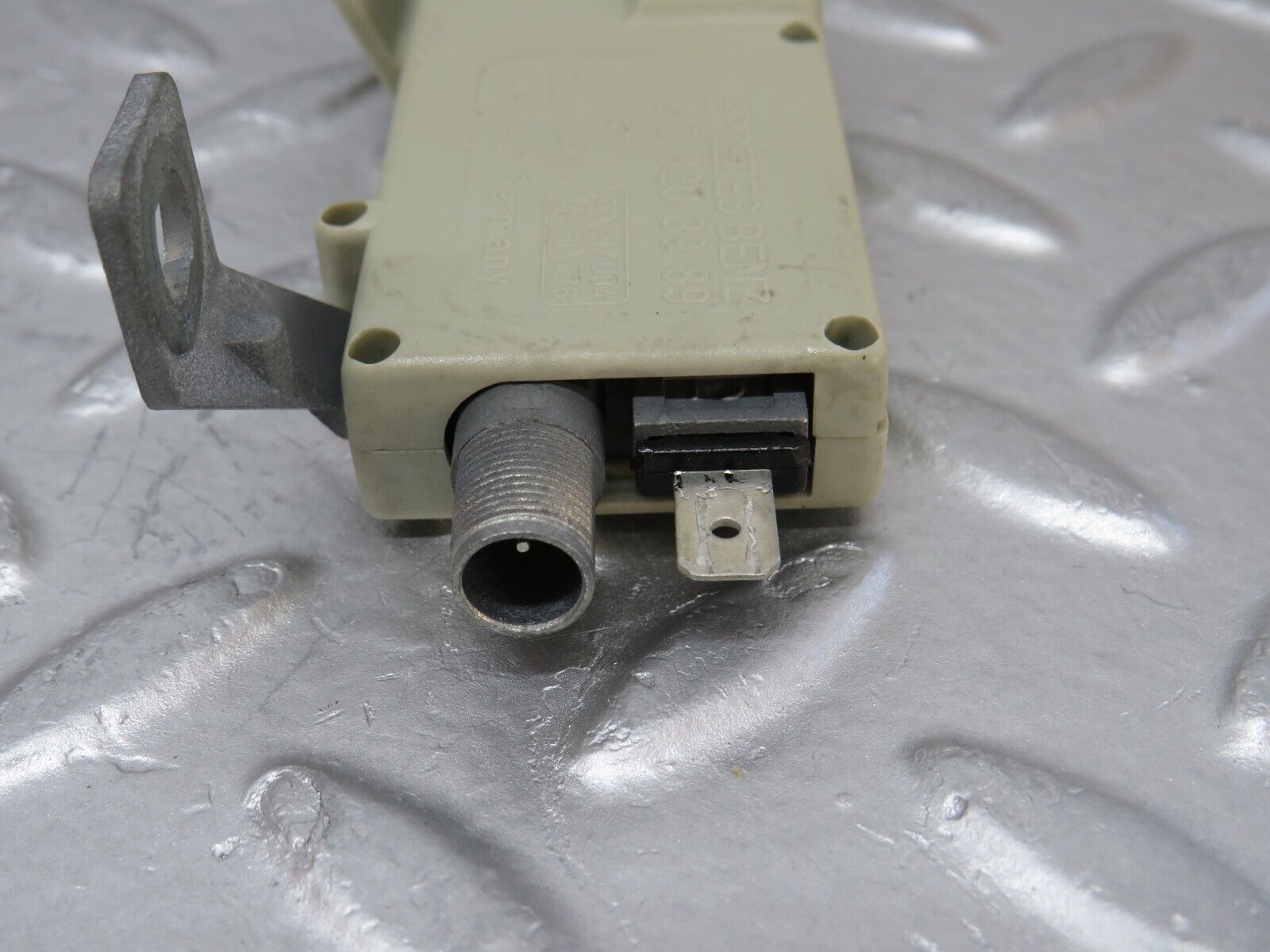 34881 Mercedes-Benz W210 320E Radio Audio Antenne Amplifier 2108203989