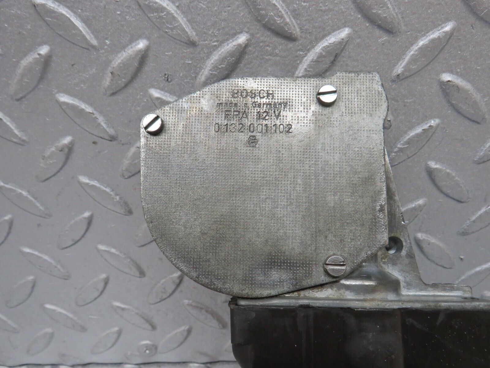 37419 Mercedes-Benz W109 300SEL Rear Right Window Regulator Motor Bosch 0132001102