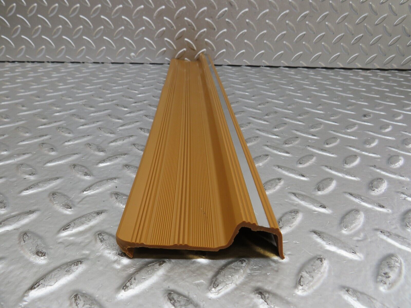 27105 Mercedes-Benz W123 280E Rear Left Door Sill