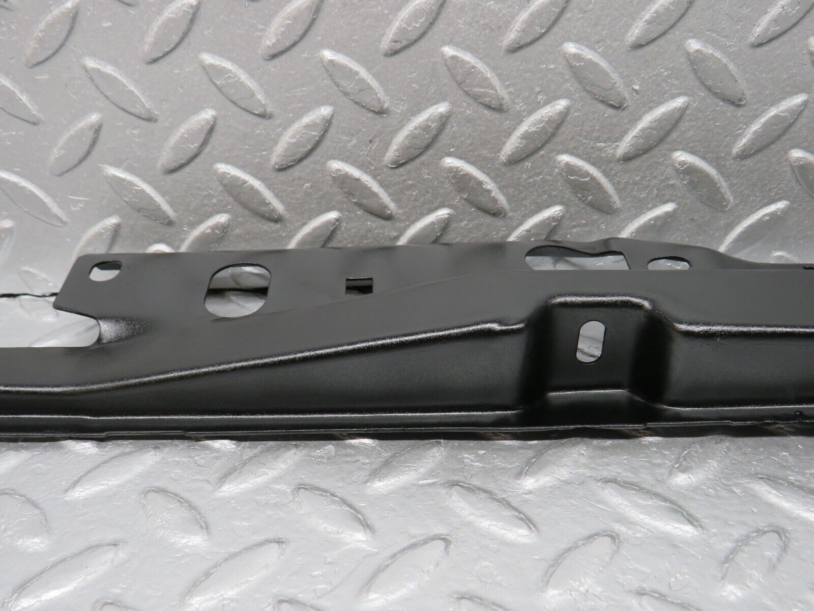 38011 Mercedes-Benz A124 320E Cabriolet Rear Left Window Channel Support