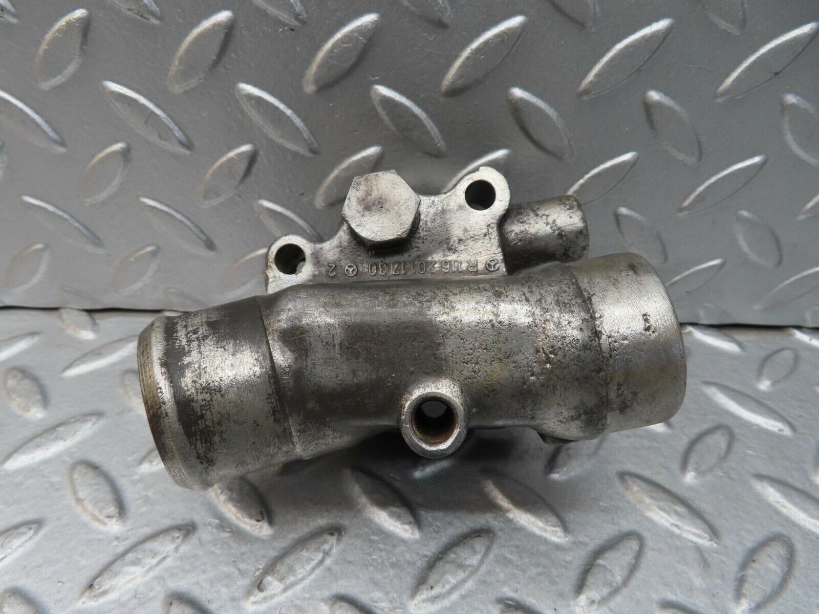 14360 Mercedes-Benz W116 350SE Water Pipe Socket 1162011730