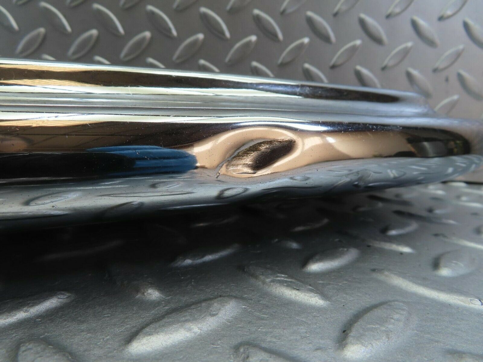 10610 Mercedes-Benz W108 Front Left Upper Bumper Corner