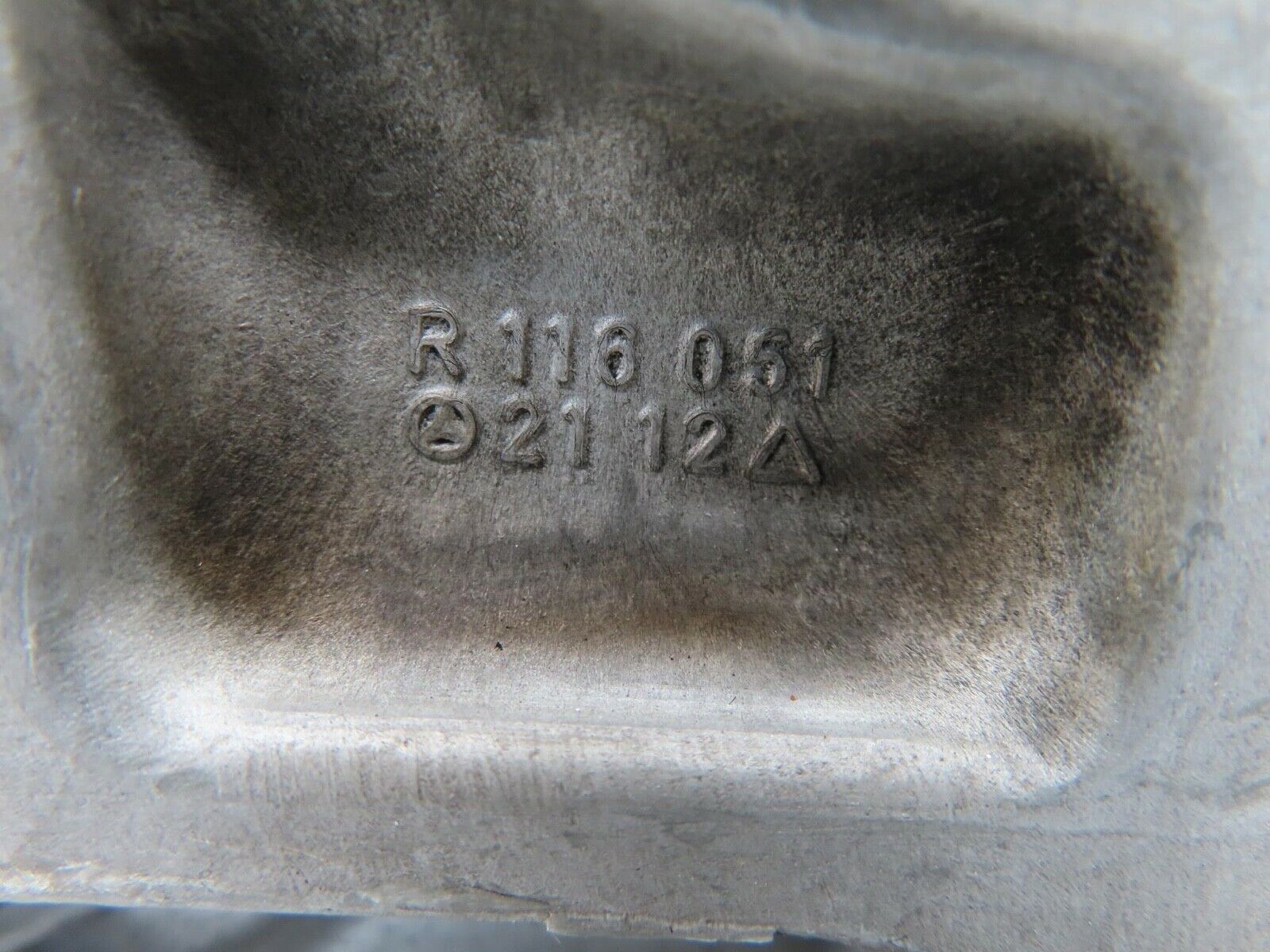 16555 Mercedes-Benz C107 350SLC Coupe Camshaft Tower Bearing 1160512112