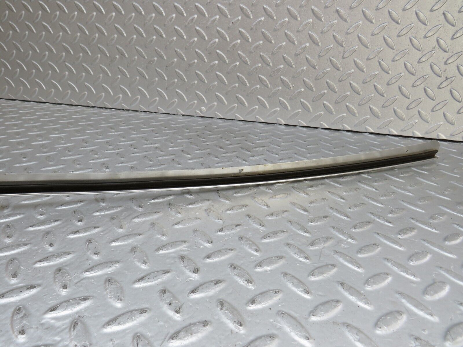 36324 Mercedes-Benz W126 420SE Roof Chrome Trim Right Side