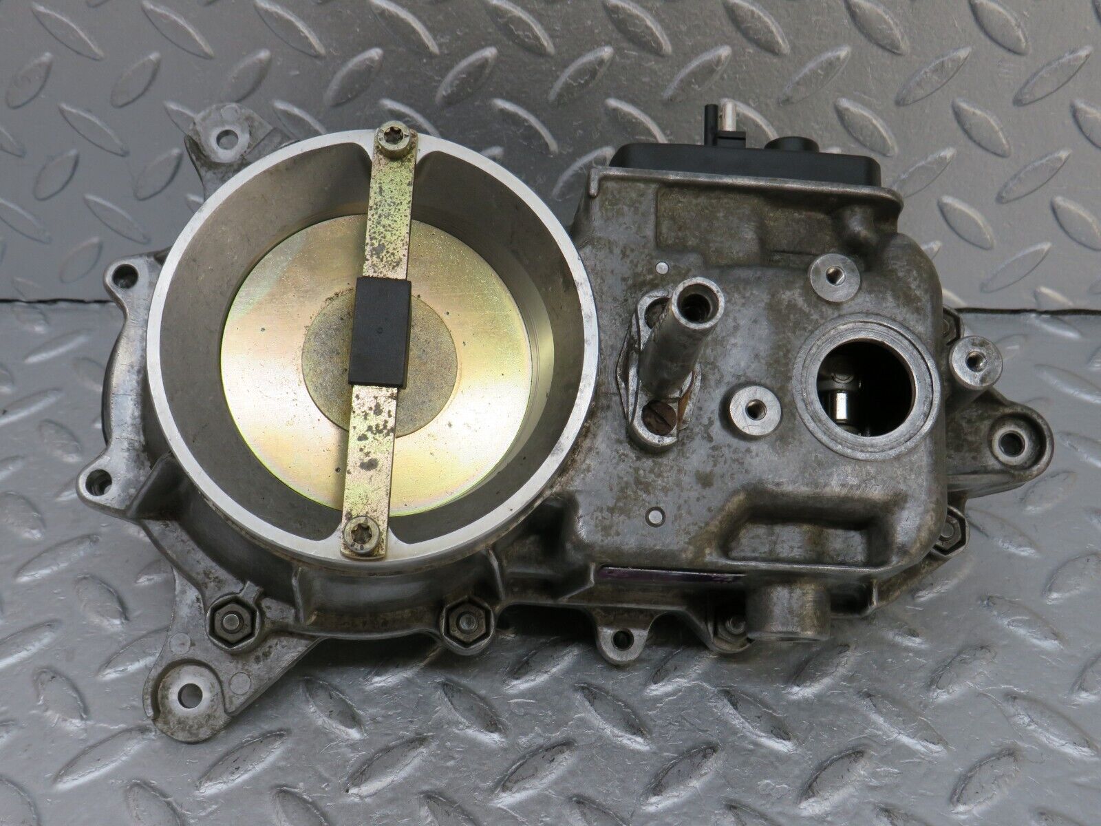 36667 Mercedes-Benz W201 190E 2.0L Air Flow Mass Sensor Bosch 0438121001 1021410990