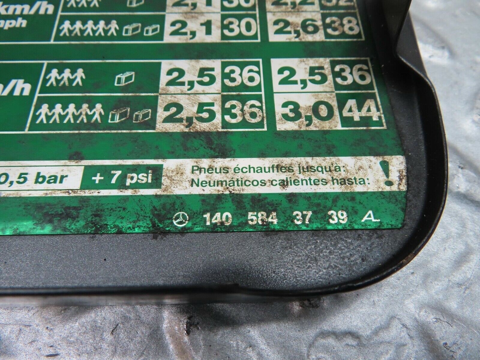 15056 Mercedes-Benz W140 S320 Fuel Tank Flap Cap 1405843739