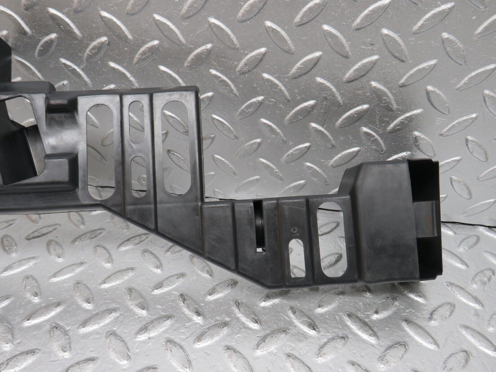 33240 Mercedes-Benz W202 C180 Car Jack Holder Cover 2028990414